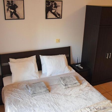 Raise Cosy Studio With Pool In 利马索尔 外观 照片